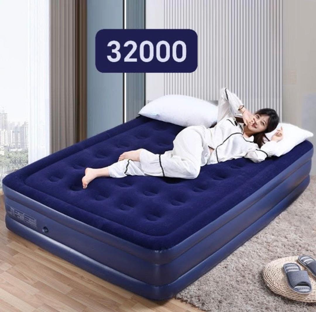 Prix : 32000f au lieu 48000f . Offrez-vous le confort ultime avec ce matelas gonflable, facile à utiliser grâce à sa pompe incluse, orthopédique pour vos nuits, camping ou à la maison, facile à transporter, épaisseur 42cm .