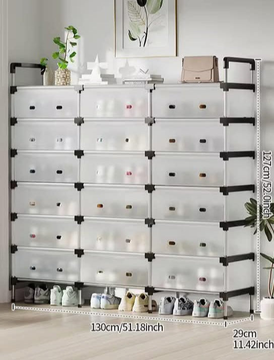 Nouvelle étagère de chaussures empilable avec housse anti poussière.                Montage facile du meuble à monter .