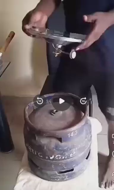 Prix : 5000f au lieu de 9000f . Tête de faitout, mini cuisinière à gaz, brûleur à gaz extérieur, Coupe vent en fer haute, très résistant et inoxydable.