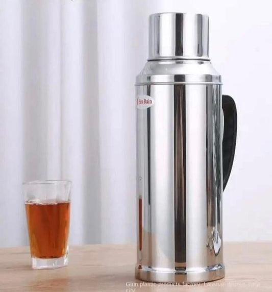 Prix : promo 9000f au lieu 18000f. C'est le moment d'en profiter commande vite pour réserver la vôtre. Thermos qui permet de l'eau. Chaude pendant 2 à 3 jours. Description : mesure 3,2 litres, acier inoxydable et très solide.
