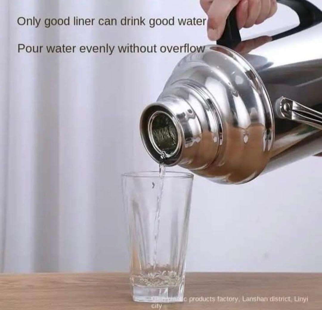 Prix : promo 9000f au lieu 18000f. C'est le moment d'en profiter commande vite pour réserver la vôtre. Thermos qui permet de l'eau. Chaude pendant 2 à 3 jours. Description : mesure 3,2 litres, acier inoxydable et très solide.